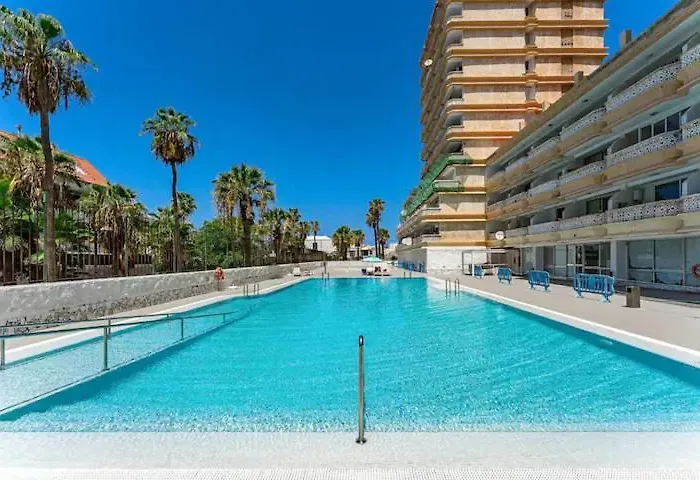 Tenerifeshouthbeach شقة *